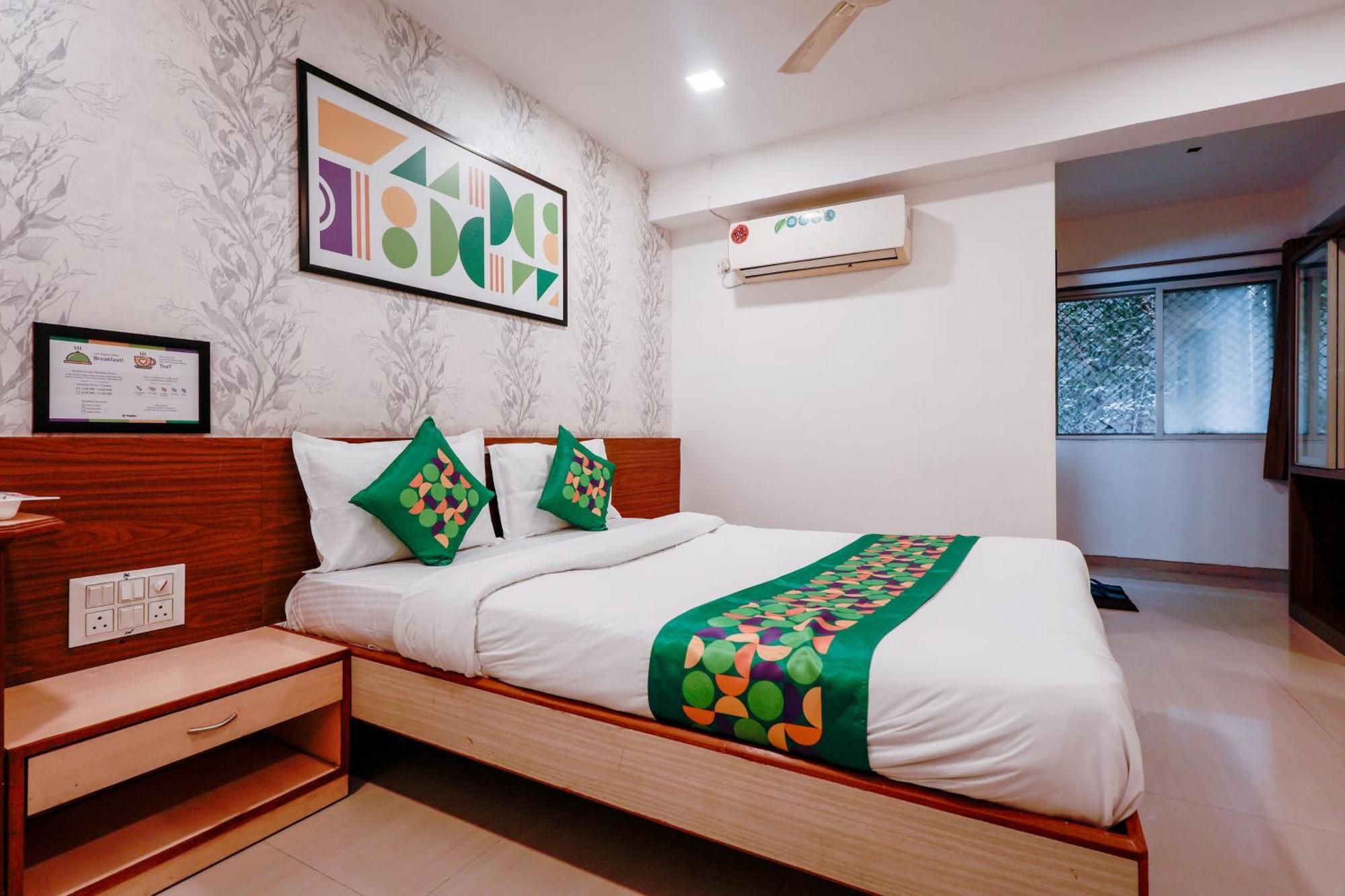 Treebo Rvg Hotel Вадодара Екстериор снимка