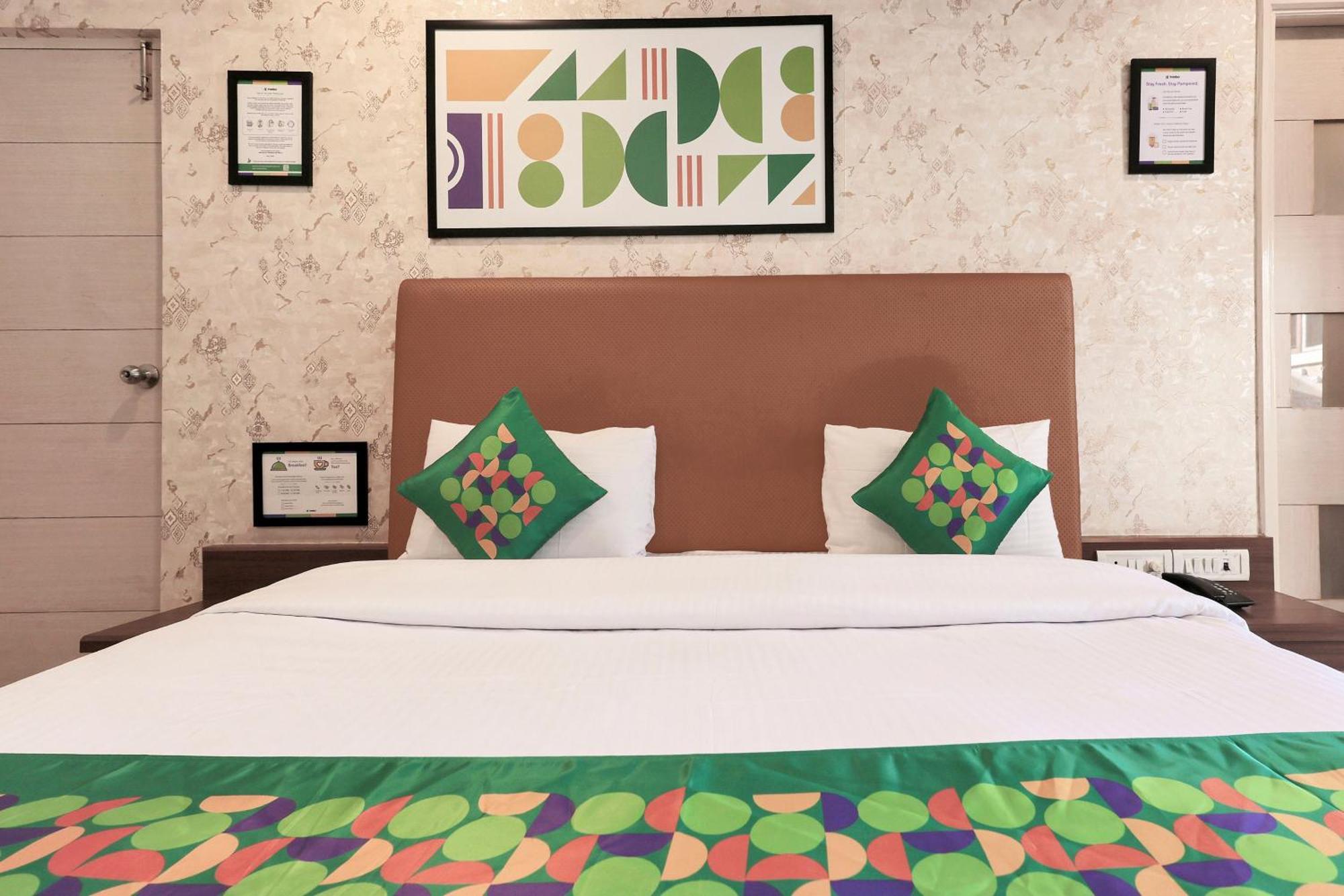 Treebo Rvg Hotel Вадодара Екстериор снимка